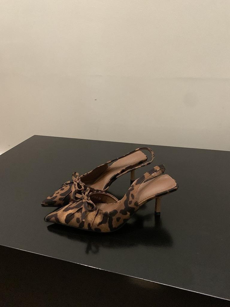 Niche высокие каблуки с леопардовым принтом сандалии с заостренным носком туфли-мешки на голову сказочные туфли 2025 года новые весенне-летние туфли с острым бантом