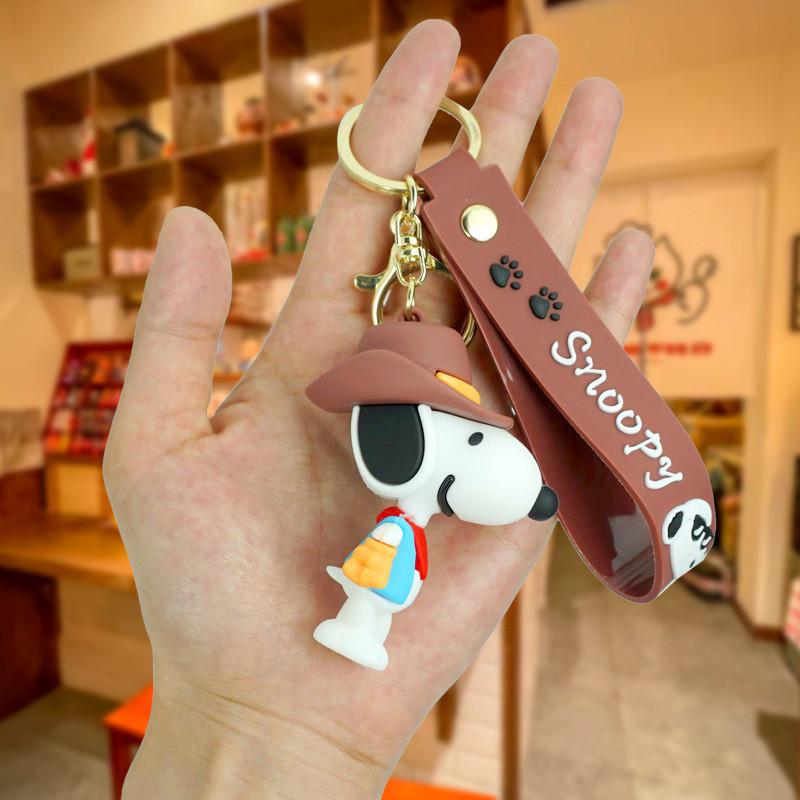 Очаровательный брелок Snoopy Стильный мультяшный брелок для автомобильных и сумочных аксессуаров