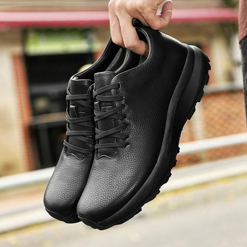 2025Men Black leather Hiking Shoes New Waterproof Lightweight Outdoor Sneakers Men Walking Shoes Comfort Non-Slip Wear Resistant