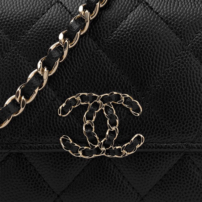 Chanel 23P Сумка Kelly, черная, из зернистой коровьей кожи, с перфорированной ручкой, золотой цепочкой и клапаном, сумка через плечо, женская сумка