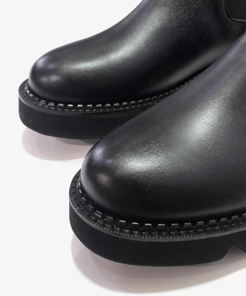 Joenshoe Hancock Round Walker Chelsea Boots Black