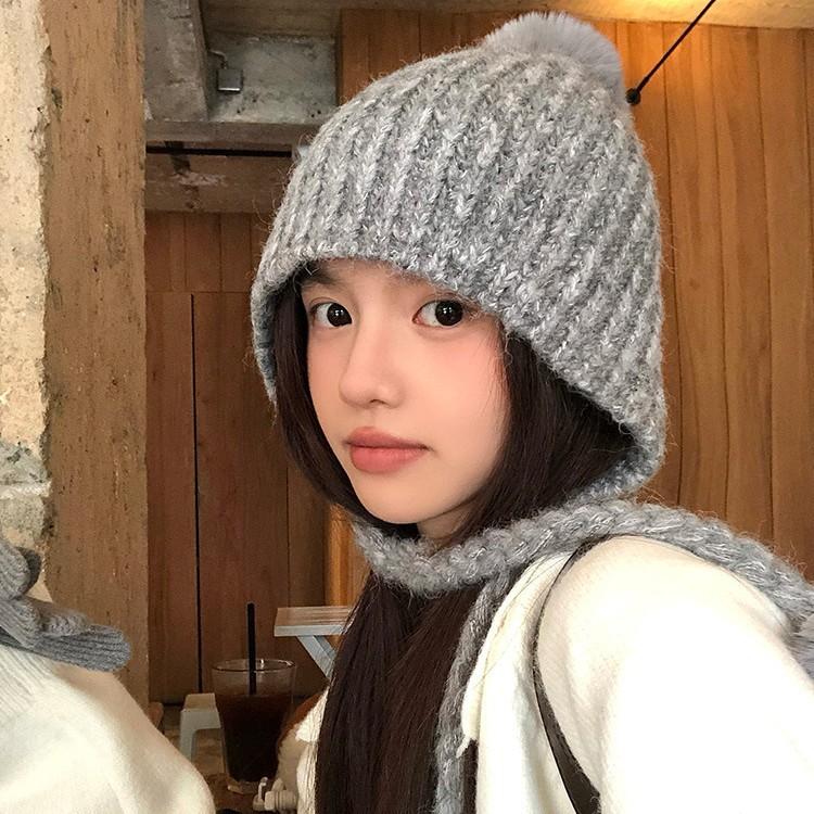Gray knitted wool hat children's winter new versatile face small thickened warm ear hat big head circumference