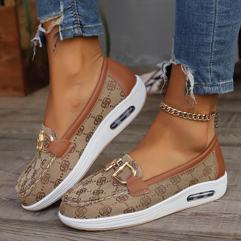 Новый Осенний Женский Тренд Ретро Дизайнерские Балетки Женская Модная Обувь с Круглым Носком и Металлической Отделкой Повседневная Обувь Zapatos De Mujer