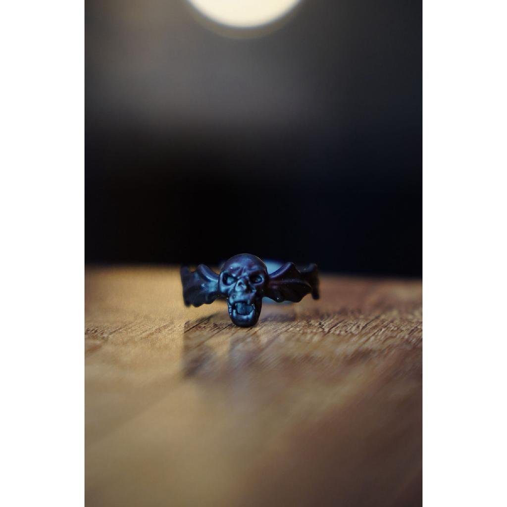 Посеребренное регулируемое кольцо с крылатым черепом