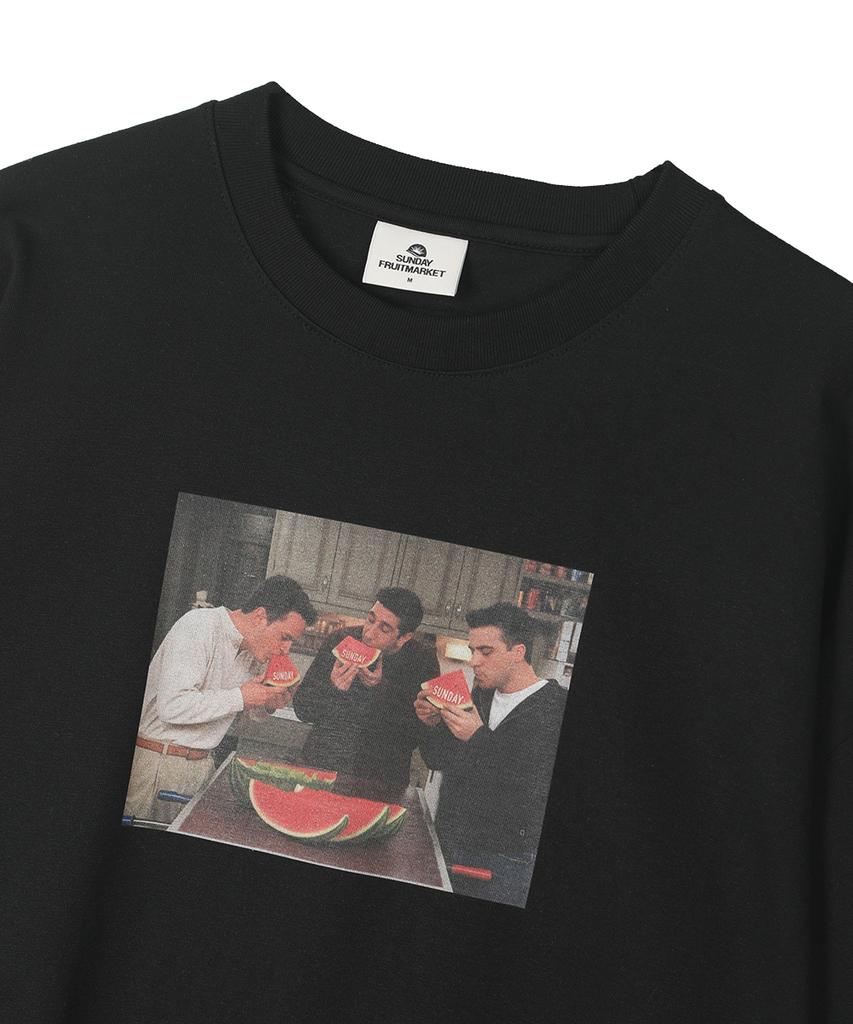 SUNDAY FRUIT MARKET Sunday Friends Tee Black