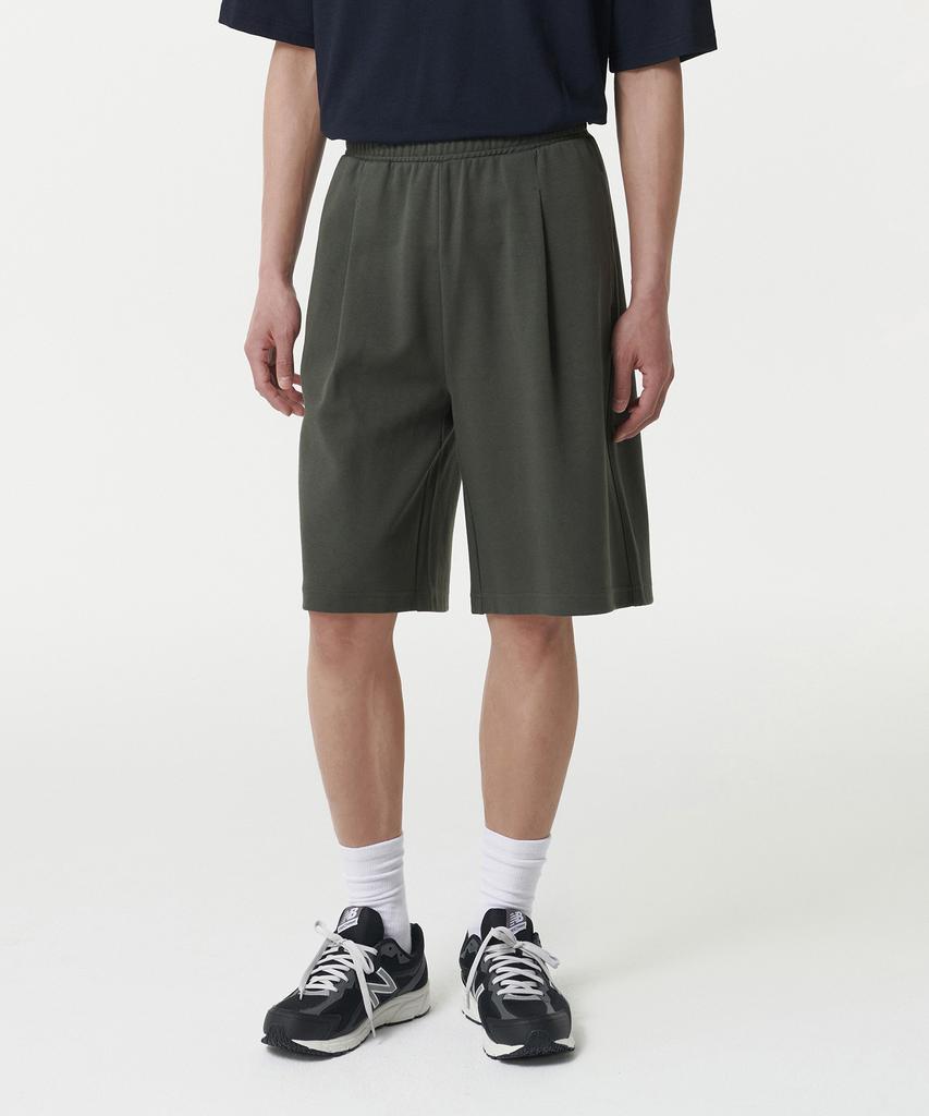MUSINSA STANDARD Double Knit One-Pleat Wide Sweat Shorts [Khaki]
