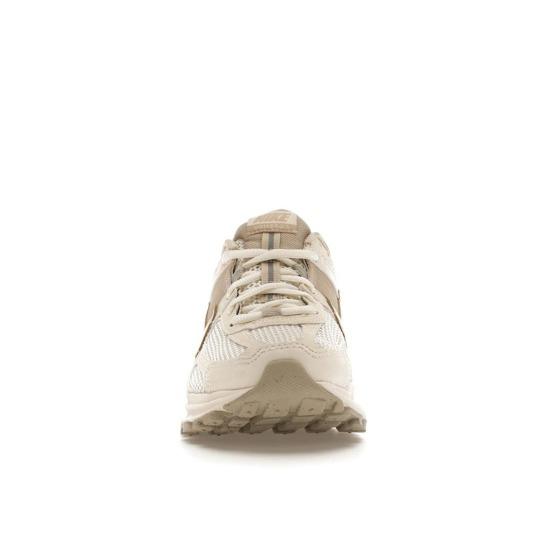 Nike Женские кроссовки Air Zoom Vomero 5 Pale Ivory Sanddrift FQ6868-111