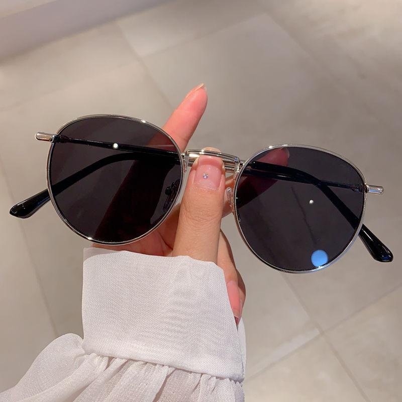 Spot sunglasses new small round frame fashion female star travel street shot anti-glare sunglasses
