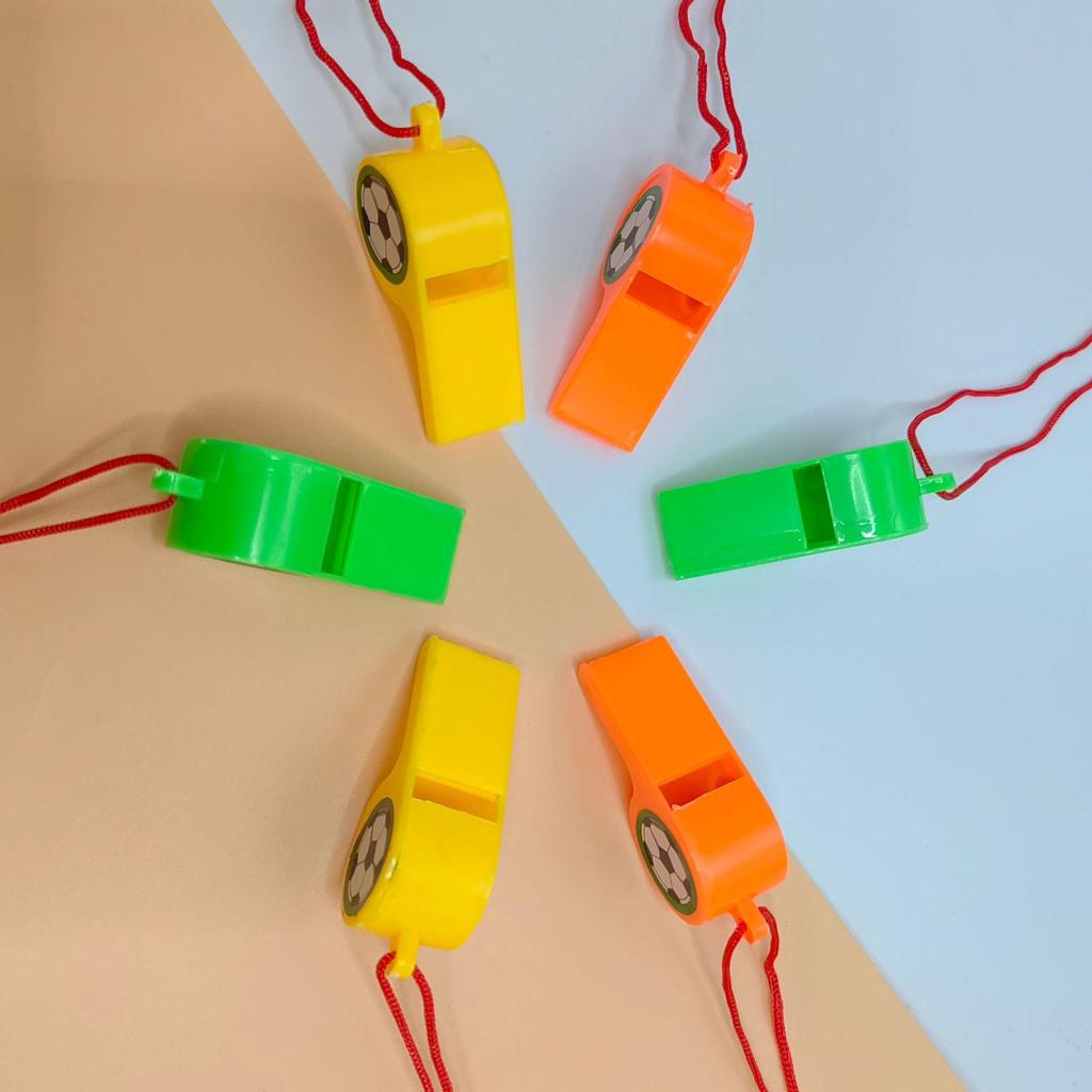 Цветной пластиковый свисток для судейского тренера со шнурком — идеальный вариант для болельщиков