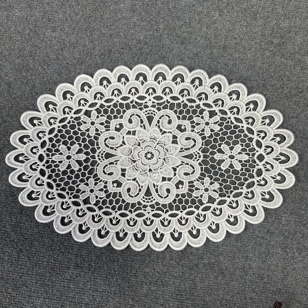 French Retro White Lace Round Placemat with Heavy Embroidery
