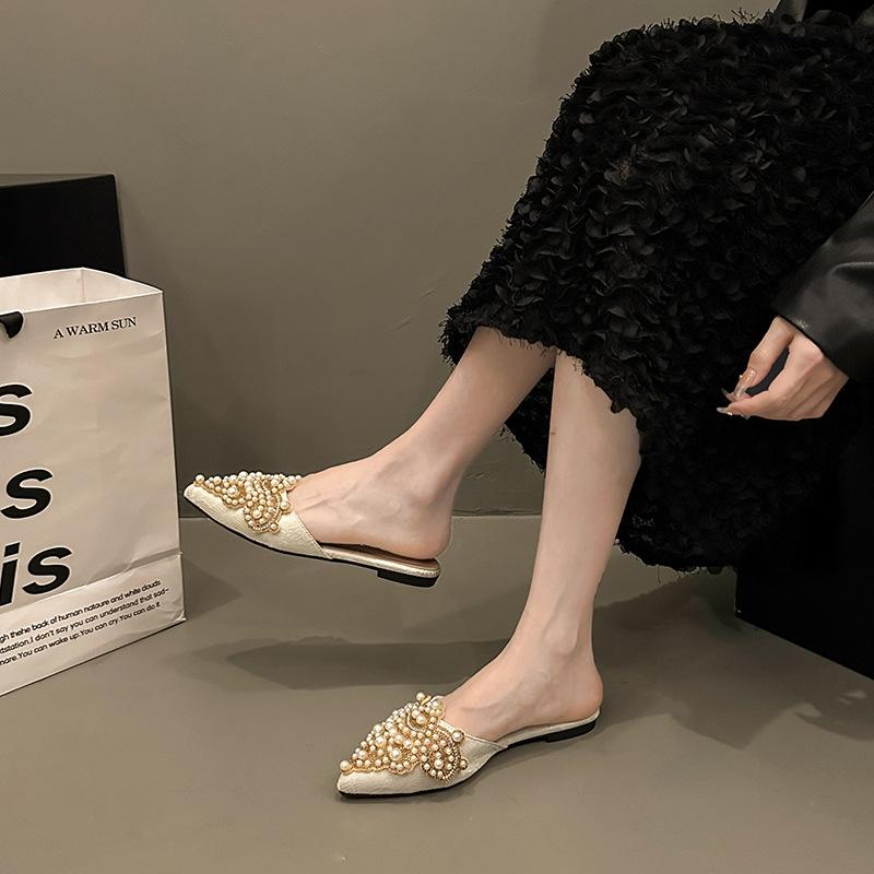Temperament National Style Baotou Lace Женская обувь Плоские остроносые полутапочки Женские тапочки Xia Liang Ленивые тапочки со стразами и жемчугом
