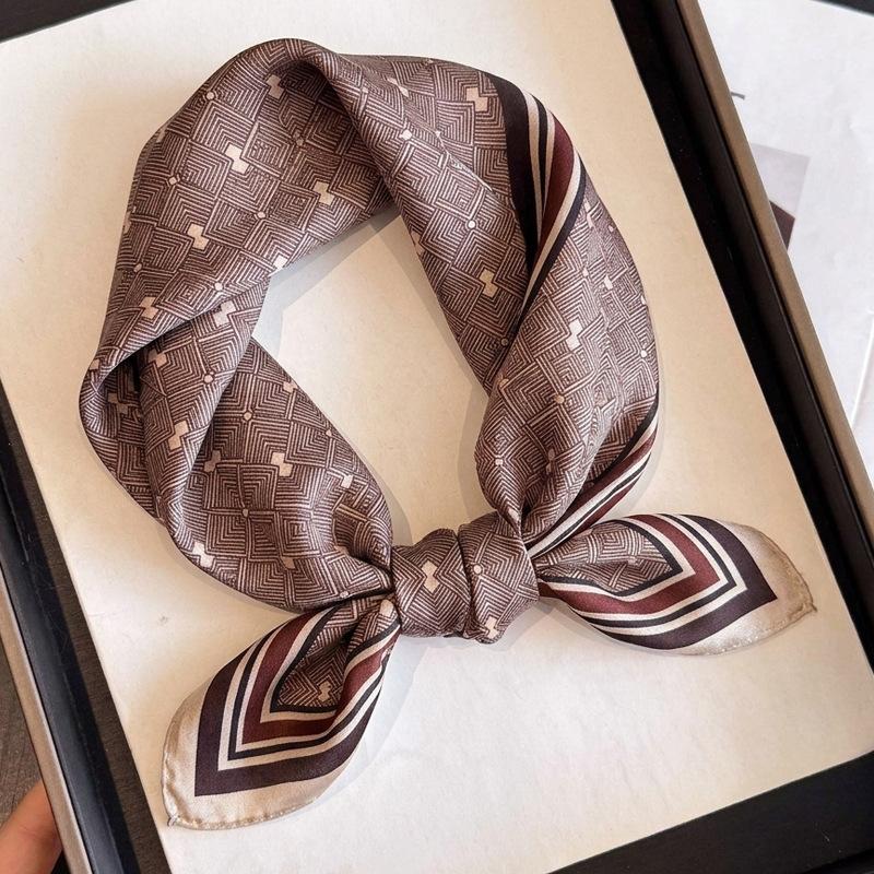 111 mulberry silk small square scarf spring, autumn and winter Korean silk scarf female cat baby scarf versatile 11cm tide