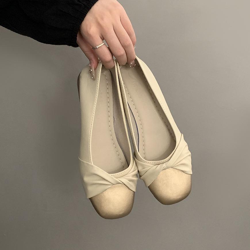 Французский маленький аромат универсальный легкий рот толстый каблук одинарная обувь женская 2025 новый летний квадратный носок ретро мягкая подошва туфли Мэри Джейн