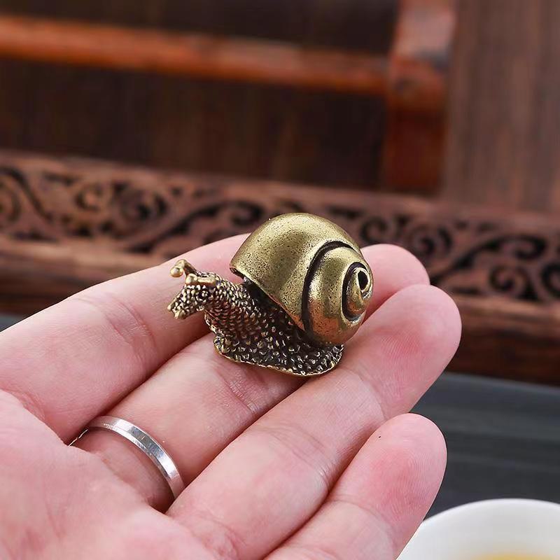 Антикварные латунные украшения в виде улиток — миниатюрный ручной декор для автомобиля, офиса, дома, журнального столика.