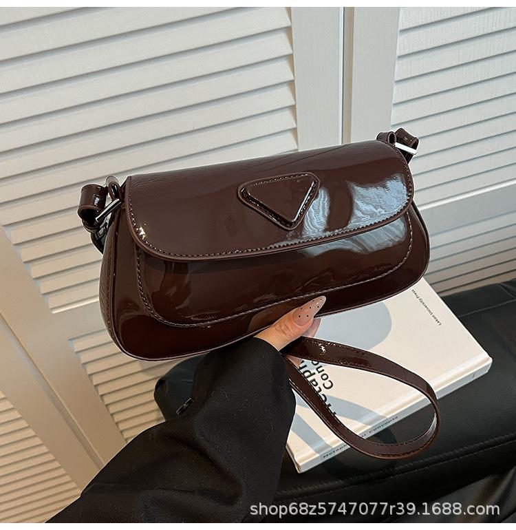 Fashion Patent Leather Underarm Small Bag Women's 2025 New Fashion Niche Baguette Bag Texture Commuter Shoulder Messenger Bag