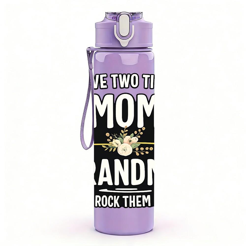 1PC Mom Grandma Slogan Badge Print 750ml Color Plastic Sports Water Bottle Leakproof Flip Straw Lid Suitable for Sports Office Home Use