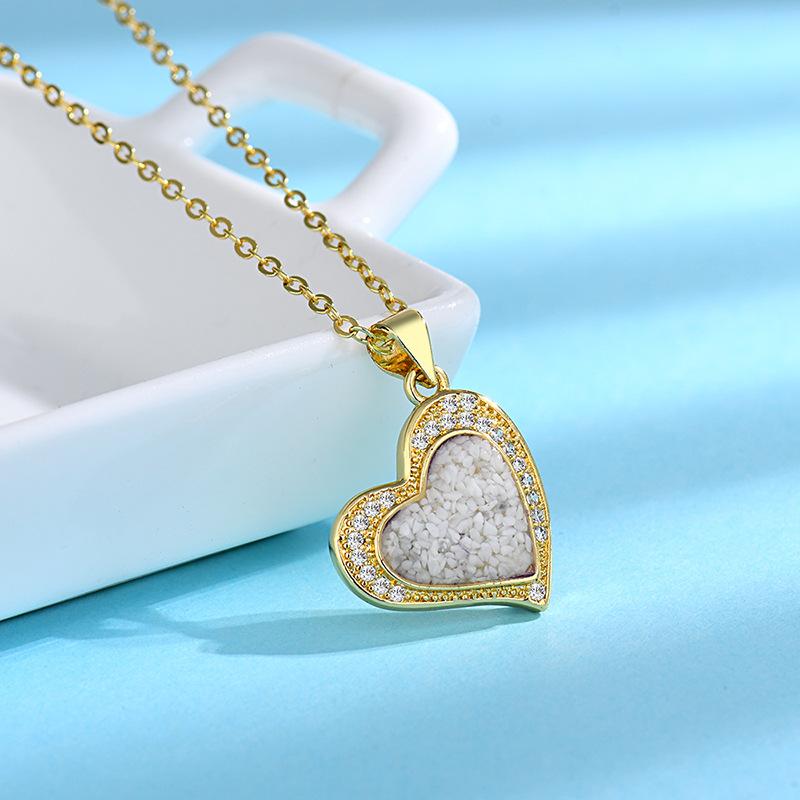 Ожерелье в японском и корейском стиле с цветной клеевой каплей для женщин, ретро-дизайн, персиковое сердце, инкрустированное бриллиантами, нишевое украшение для ожерелья