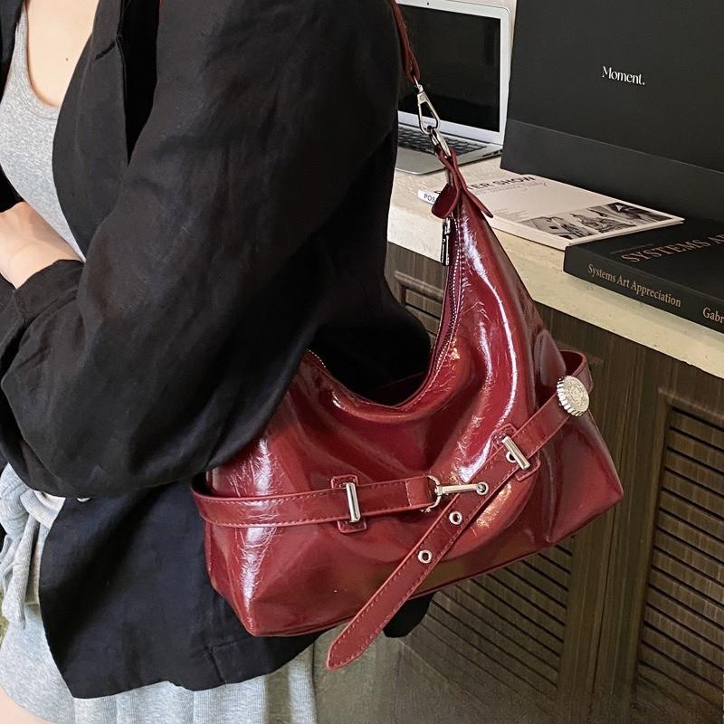 IELGY Ladies Bucket Bag Retro Large Capacity All-Match Casual One-Shoulder Simple Commuter Tote