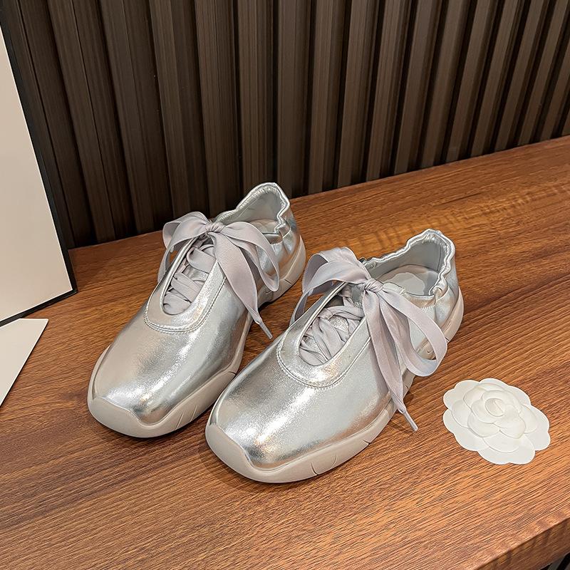 Весенние балетки женские кроссовки на мягкой подошве серебристые туфли