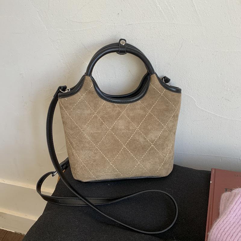 Ромбовидная женская сумка 2025 новая осенне-зимняя популярная высококачественная замшевая сумка на плечо кроссбоди сумка-ведро