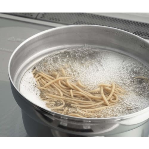 Yoshikawa Overflow Resistant Saucepan, 16cm, 2.1L, with Lid and Draining Function, Kurumentei, Tsubame-Sanjo, Made in Japan, SJ3199