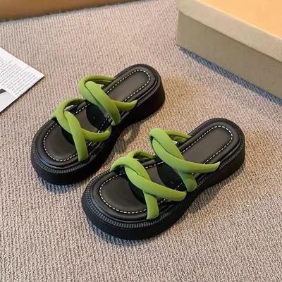 Легкие сандалии с увеличенным ремешком, женская верхняя одежда, лето 2025, новые маленькие тапочки на толстой подошве, универсальные туфли-бутерброды в иностранном стиле