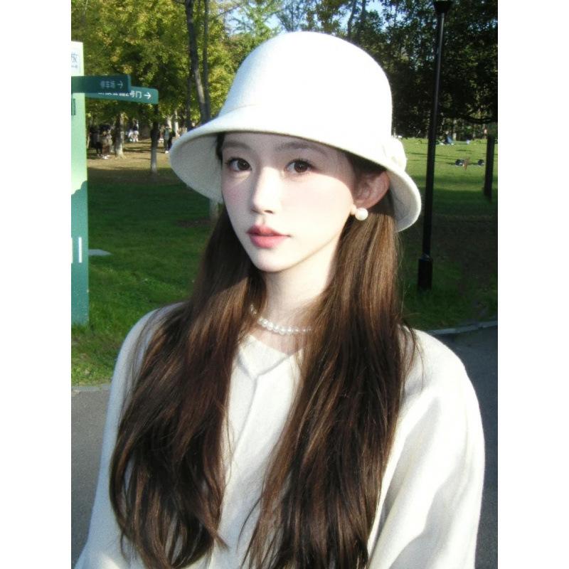 French retro small fragrant white top hat female Hepburn style celebrity hat autumn and winter elegant bucket hat basin hat