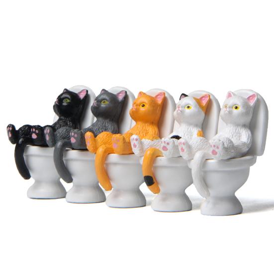 Funny Cat Figurine Spiritual Consolation PVC Vivid Appearance Toilet Series Cat Statue Party Supplies