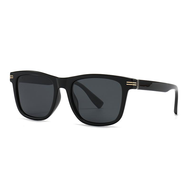 Trending Square Men Punk Rivets Sunglasses Retro Dark Green Eyewear Women Shades UV400 Polarized Sun Glasses
