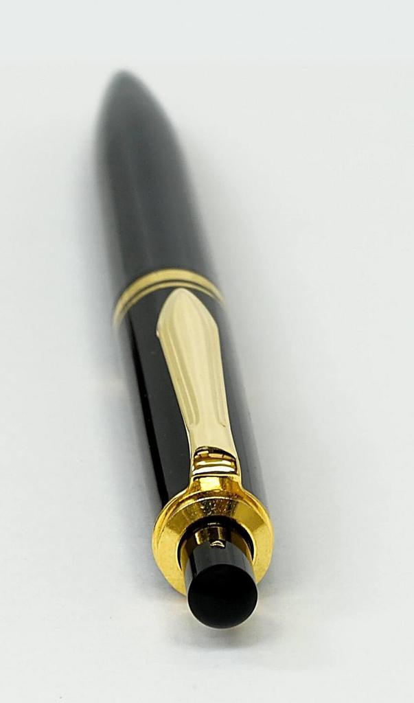 Пенал из зернистой кожи, синий ластик, белые и латунные детали в евростиле, набор механических карандашей ударного типа, черный в форме ручки SASLMC46W-NXS-B