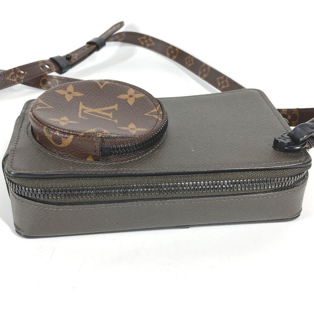 Louis Vuitton M30581 Taiga Monogram Телефонная коробка Сумочка Кроссбоди
