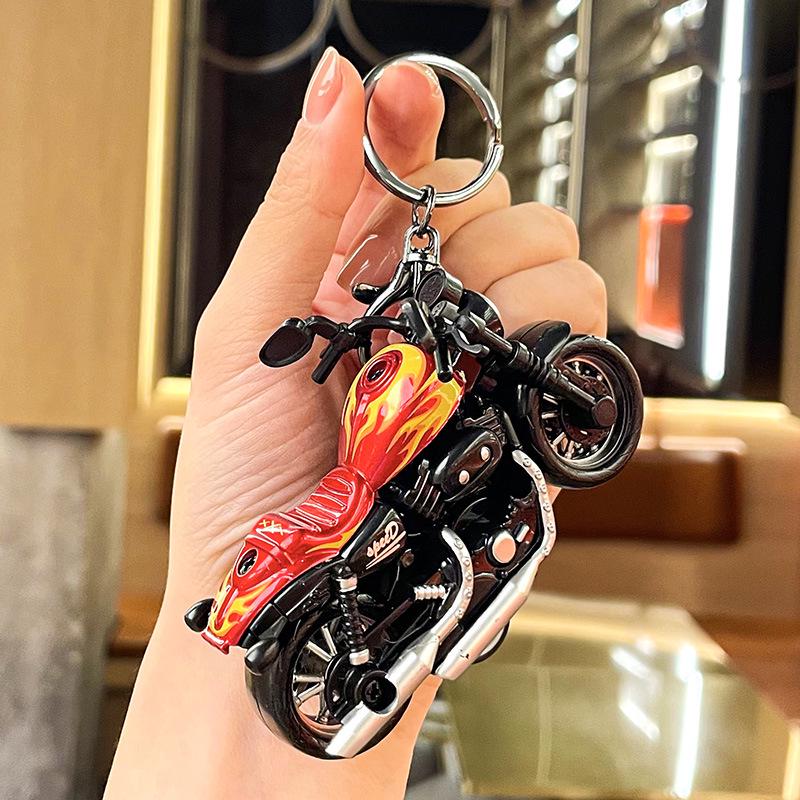 Брелок-кукла байкера на мотоцикле Harley - Мультяшный шарм для сумки и подвеска для автомобиля в подарок