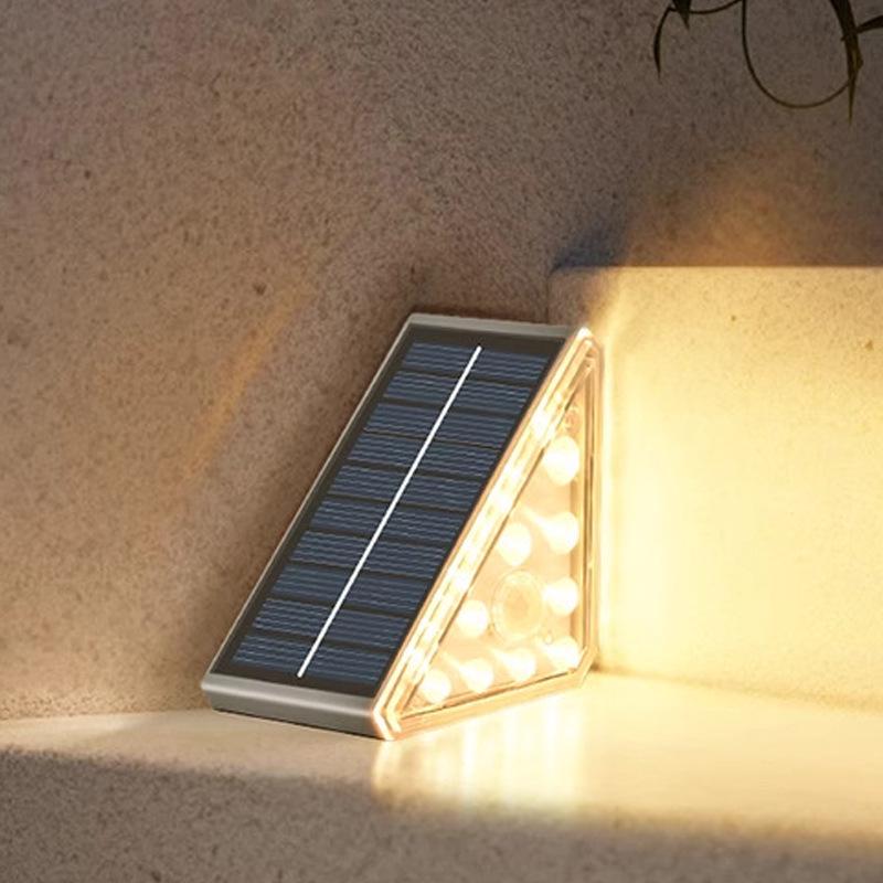 Солнечные треугольные ступеньки для наружных дорожек и дворов