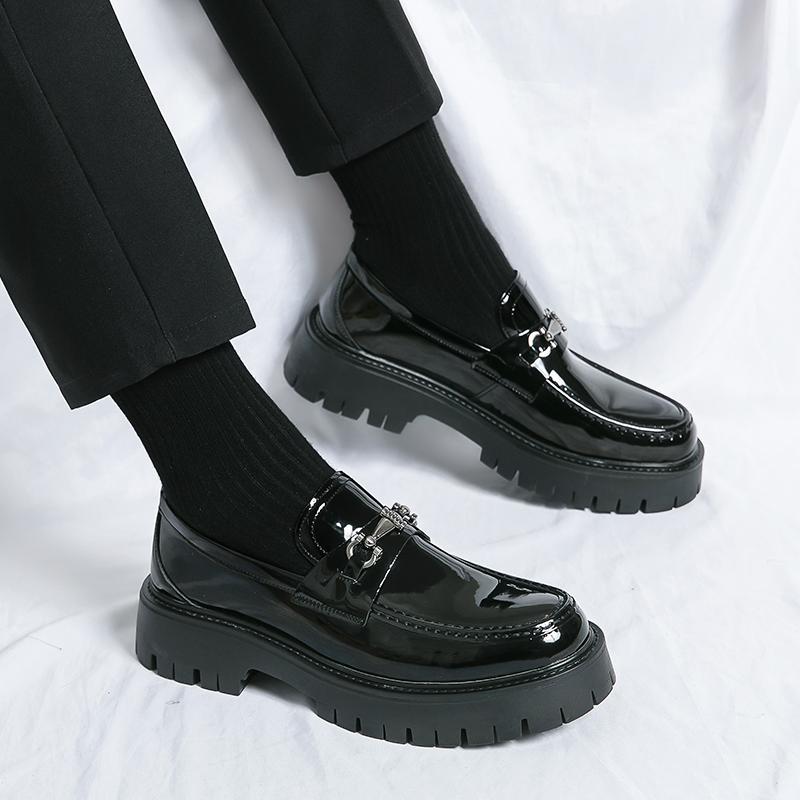 2024Новинка, горячая распродажа, повседневная деловая обувь на толстой подошве, британские лакированные туфли-броги, мужские дышащие нескользящие туфли-оксфорды