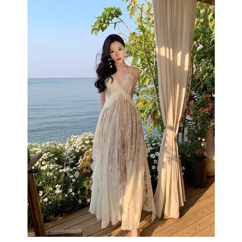 Женские летние кружевные длинные платья с открытой спиной и бретельками