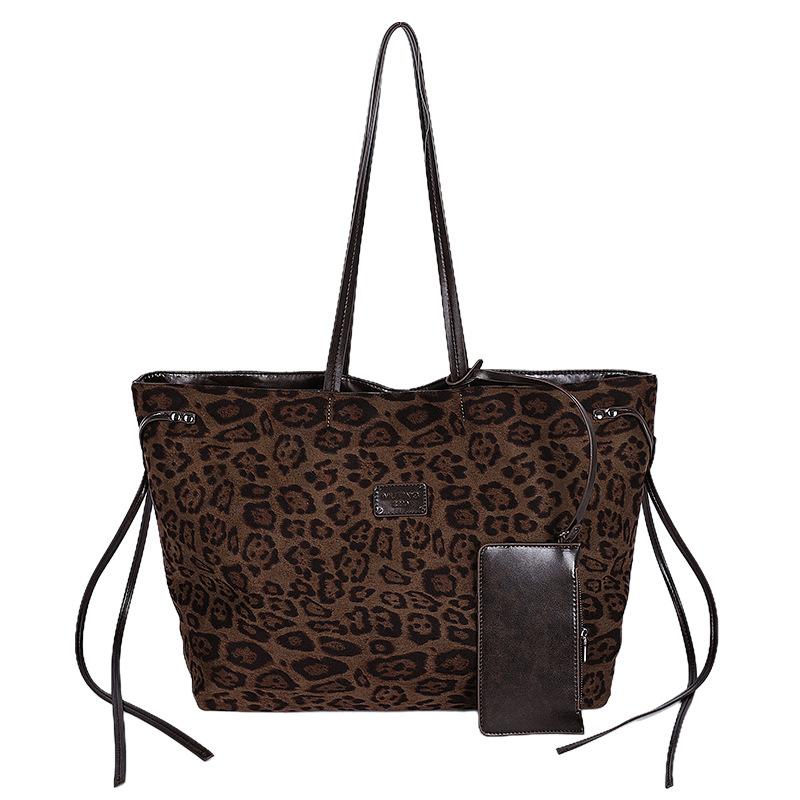 Замшевая сумка женская большой вместимости 2025 новая осенне-зимняя матовая ретро сумка через плечо сумка-тоут для поездок на работу