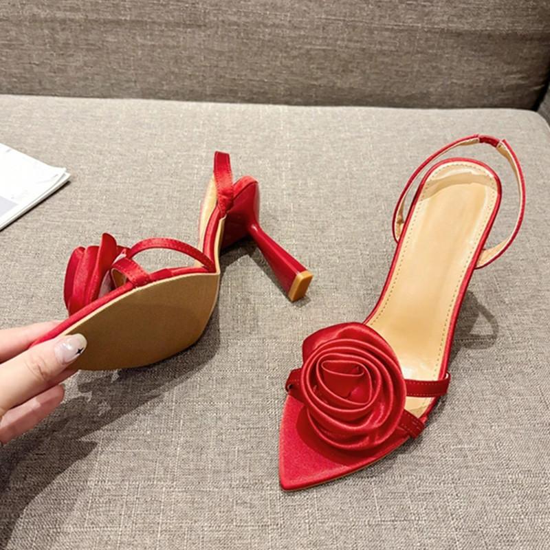 Летняя мода шелковые розы цветы сзади ремешок каблук босоножки женские острый носок красные высокие каблуки свадебные туфли выпускной Zapatos Mujer