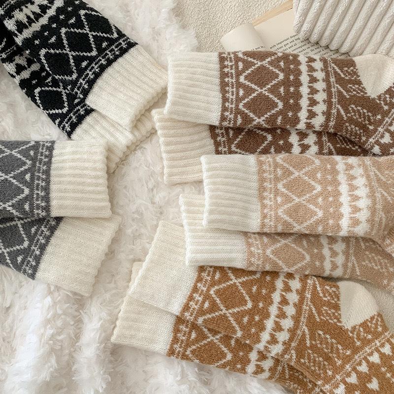 5 пар женских зимних теплых лыжных носков - Утепленные термоноски до середины икры, защищающие от холода, для сноубордических ботинок, с узорами /Сердце/Круг/Стрелка