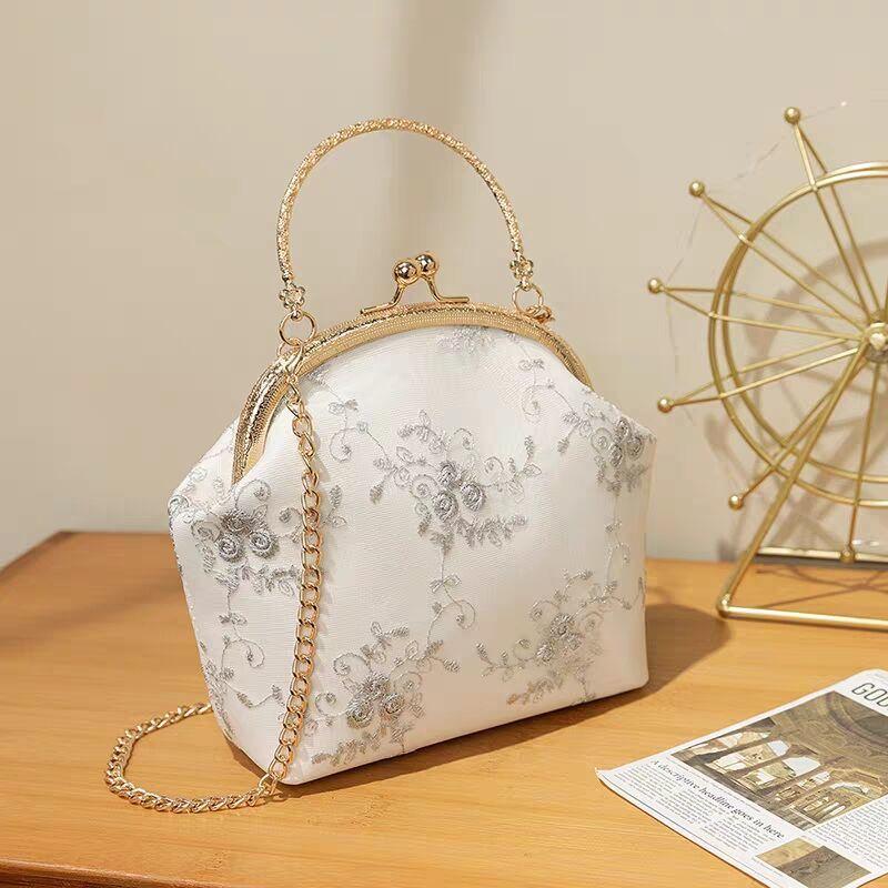 Vintage Embroidery Lace Flowers Shell Lock Purses for Women Wedding Bag Small Chain Women Shoulder Crossbody Bag Fringe Bags
