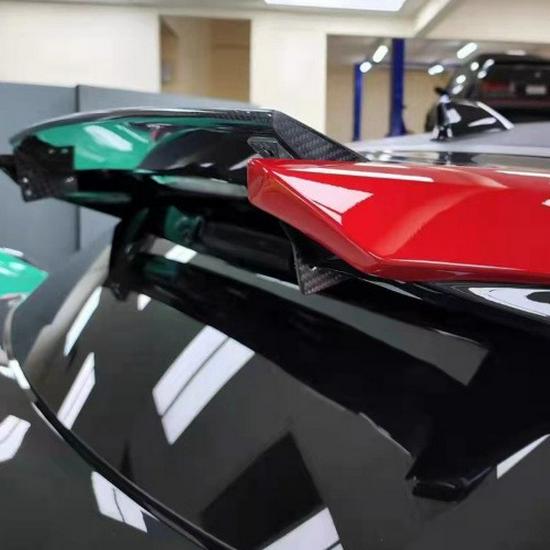 Аэродинамический спойлер на крышу из углеродного волокна AEROSTOP для Toyota GR Yaris в стиле KUHL