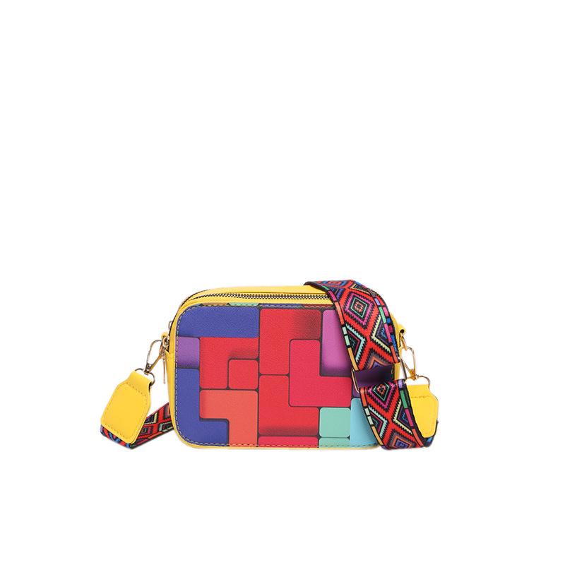 Популярная в этом году модная маленькая свежая сумка в иностранном стиле для поездок на работу 2024 года, новая модная ретро-сумка-мессенджер, маленькая квадратная женская сумка