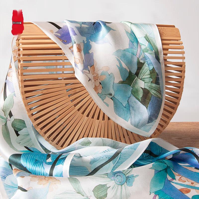 Шелковый шарф Zhi Jin Lou и жемчужное ожерелье