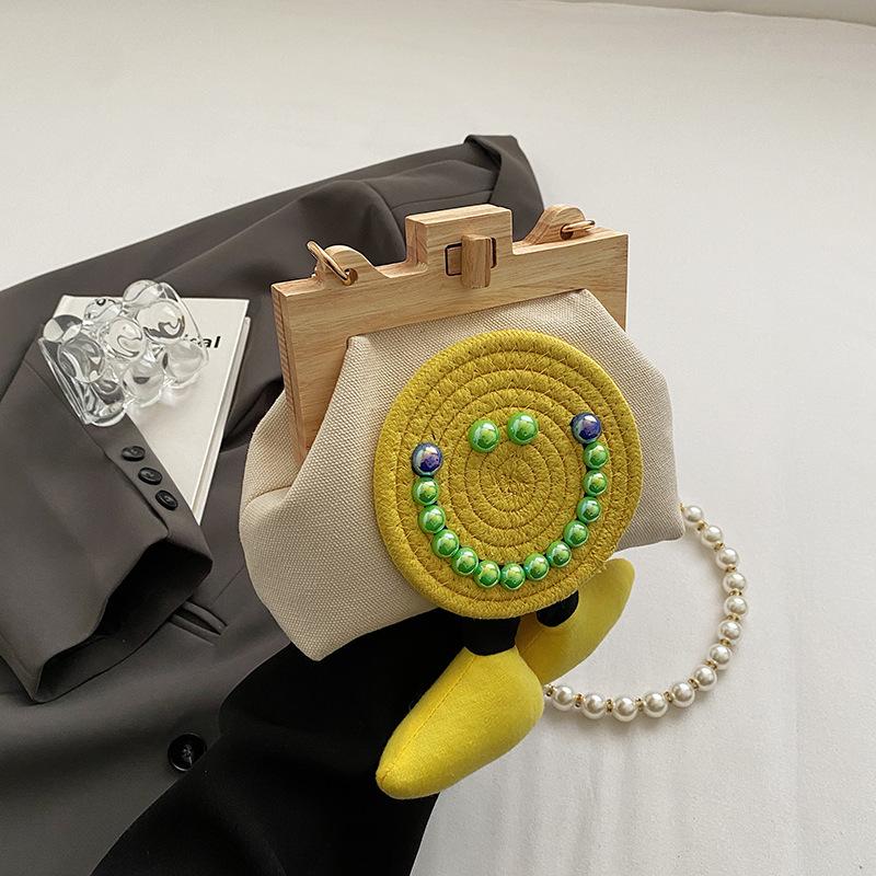 Милая маленькая сумка со смайликом 2024 года, новая летняя сумка через плечо из холста, женская маленькая сумка-ракушка с жемчужной цепочкой и ароматным ветром