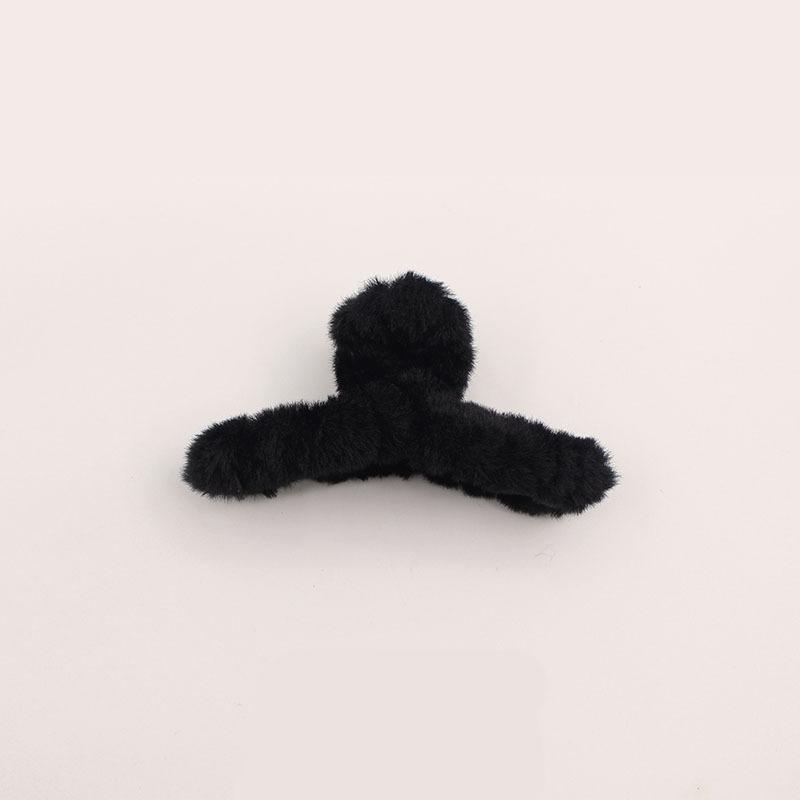 Kawaii Fur Hair Claws Clip for Women and Girls Autumn Winter Vintage Solid Hairy Shark Hairpin Korean Accessories