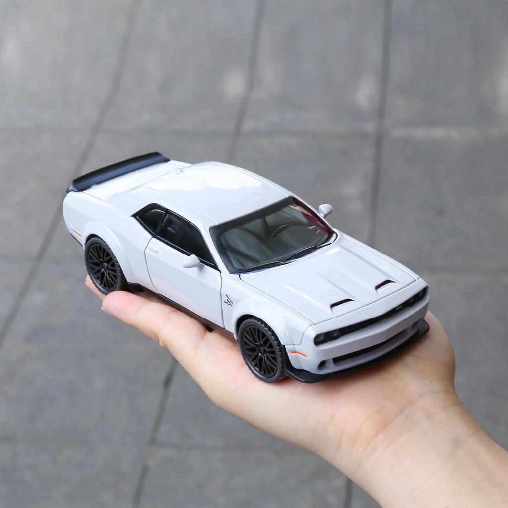 Масштаб 1/32 Dodge Hellcat Challenger Die Cast Metel Pull Back Model Car Hellcat со звуком и светом Hellcat Car Toy Car Toy Gifts для детей от 3 лет и старше