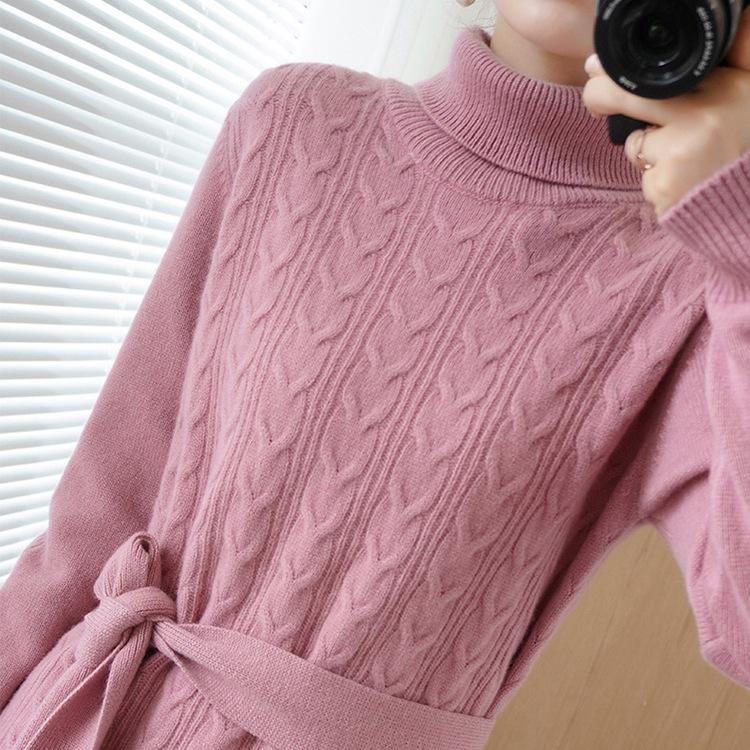 Вязаное платье с высоким воротом и шнуровкой на талии для женского осенне-зимнего сезона, новое, свободное и тонкое, платье-свитер-праймер до колена для женщин