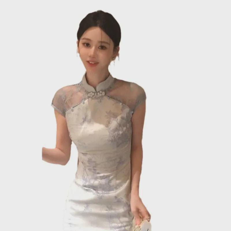 Элегантное платье-чеонгсам с синими пуговицами — современный китайский стиль для весны