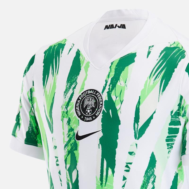 Nike Dri-Fit Fan Edition Сезон 2025 Футболка с коротким рукавом с быстрой сушкой Команда Нигерии Мужские топы Белый Сосново-зеленый Насыщенно-зеленый HM9660-100