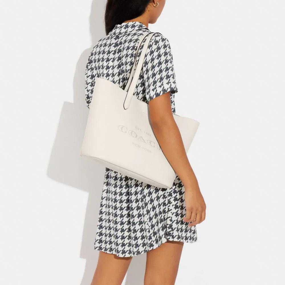 Coach 34 Solid Color Embossed Logo Snap Pebble Texture Leather Tote Bag Women tote White CC050-IMCHK