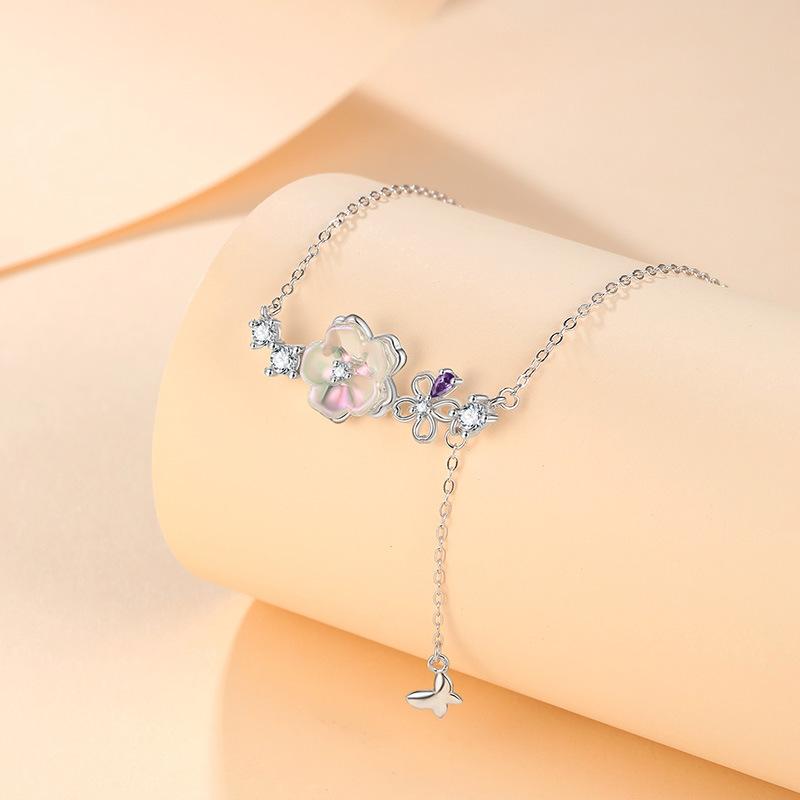 Ожерелье под цветущей вишней, женский оригинальный дизайн, кулон в виде бабочки, модное универсальное ожерелье-цепочка на ключицу